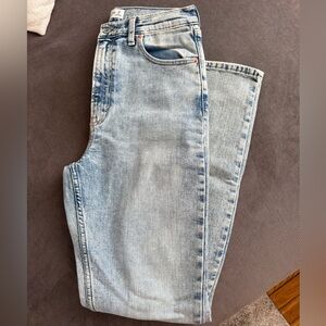 Abercrombie & Fitch Slim Straight Ultra High Rise Jeans